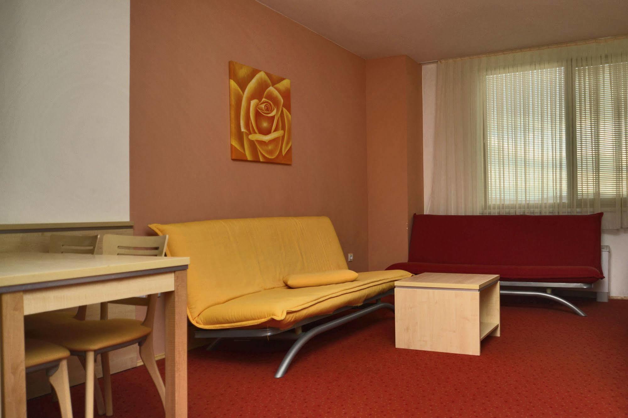 Hotel Erasmus Postojna Luaran gambar